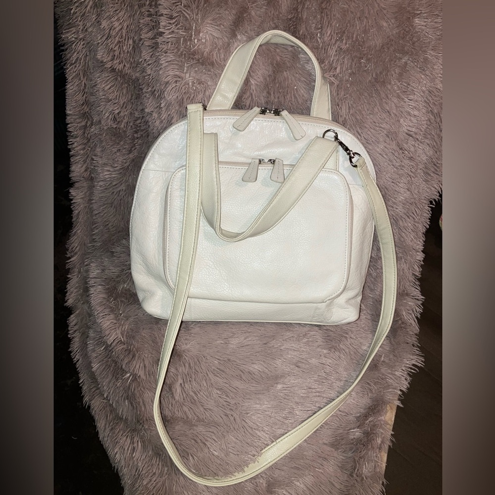 Giani Bernini Soft white leather hand bag with crossbody strap